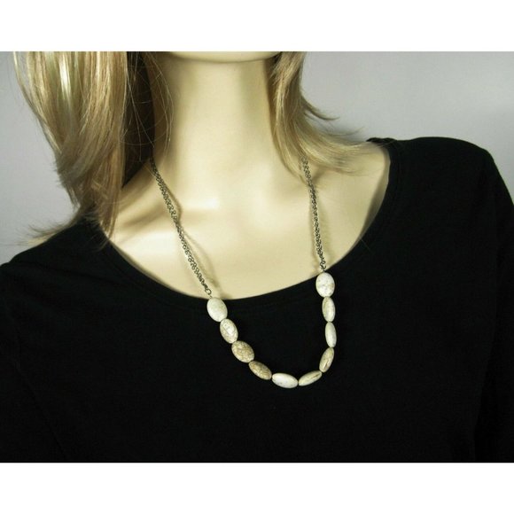 Necklace String Strand White Stone Magnesite Beads 21 Inch Silvertone Chain - Picture 4 of 9